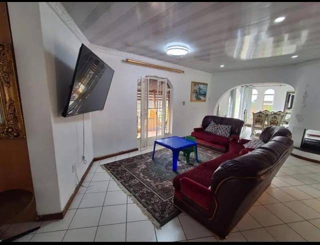 4 BEDROOM HOUSE FOR SALE IN BASSONIA